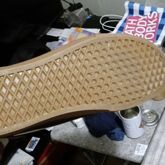 Vans - Picture 2 of 2